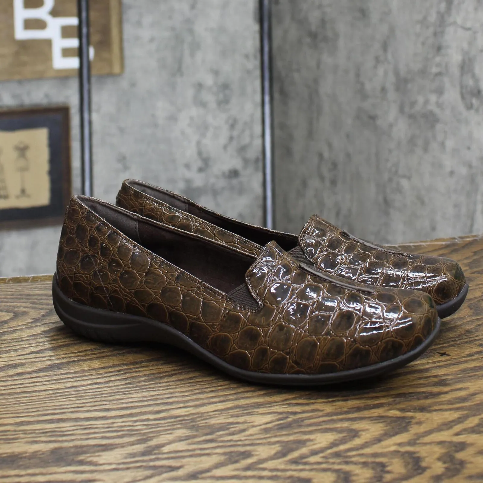 Easy Street Womens Purpose Slip On Shoes PURPOSE Brown Patent Croco 8.5M