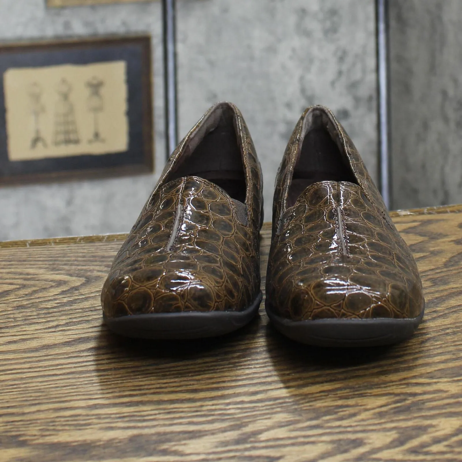 Easy Street Womens Purpose Slip On Shoes PURPOSE Brown Patent Croco 8.5M